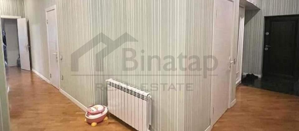 8ci mkrn, Qoşa yanacaq doldurma məntəqəsinin yanında 3 otaqlı mənzil satılır/110 kv.m. - 8