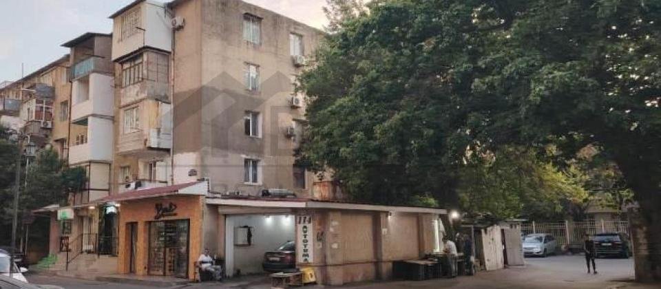 Musabəyov parkı, Elmlər Akademiyası m/s yaxın 3 otaqlı mənzil satılır/60 kv.m. - 2