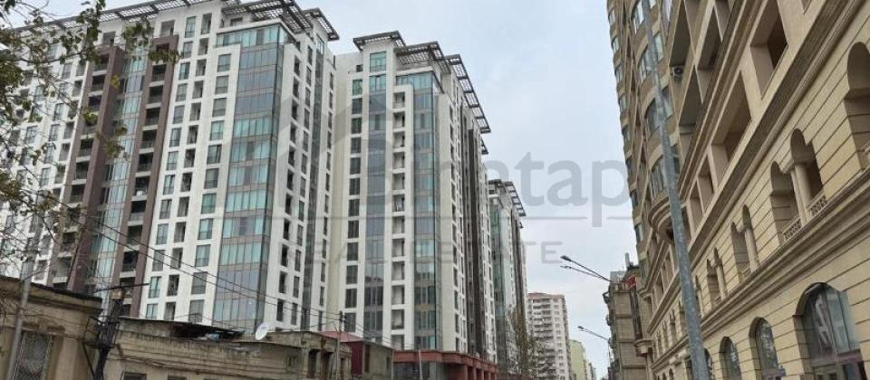 Nəriman Nərimanov heykəlinin yanında 2 otaqlı mənzil satılır/106 kv.m. - 2