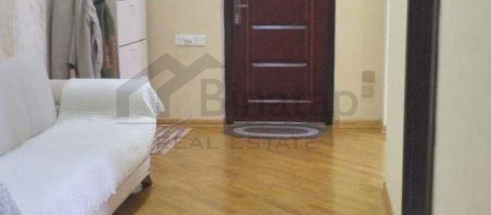 Zapitlər parkı, Nizami və 28 May m/s yaxın qanuni 2 otaqlı mənzil satılır/90 kv.m. - 10