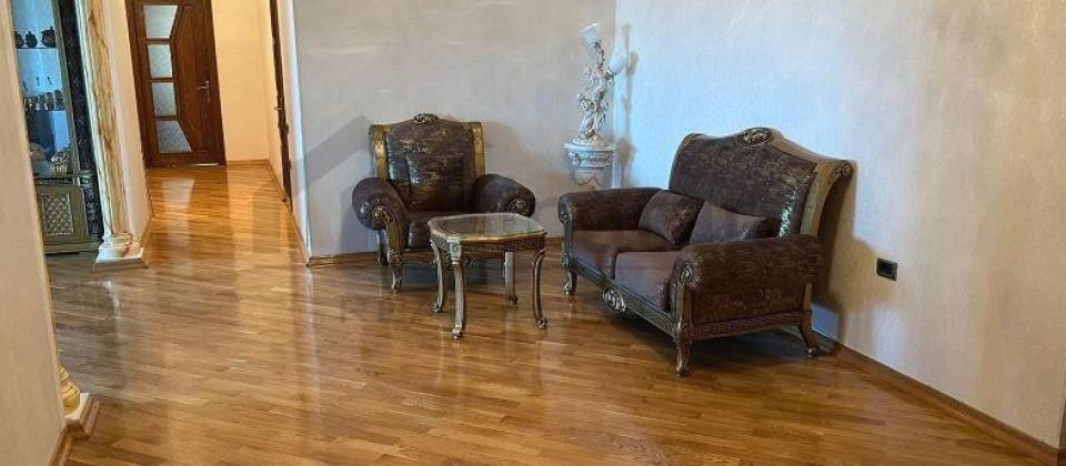 Statistika Komitəsi, Nizami m/s yaxın 4 otaqlı mənzil satılır/205 kv.m. - 13