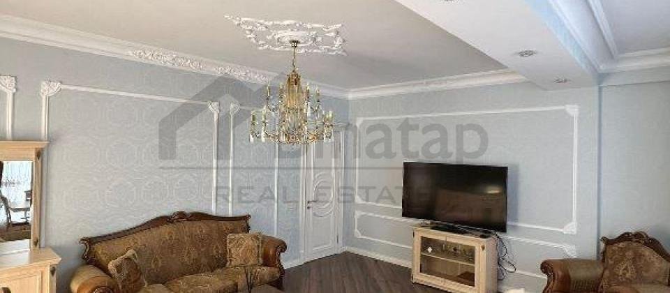8 Noyabr m/s yanında 3 otaqlı mənzil satılır/137 kv.m. - 3
