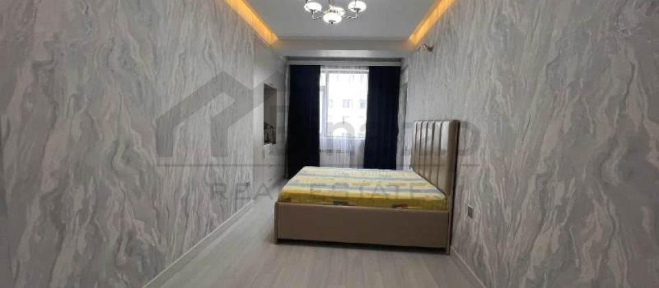 8 Noyabr m/s yanında 4 otaqlı mənzil satılır/138 kv.m. - 6