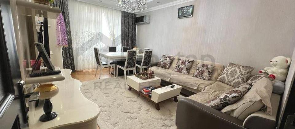 9cu mkrn, Zərifə Əliyeva parkının yanında 3 otaqlı mənzil satılır/92 kv.m. - 2