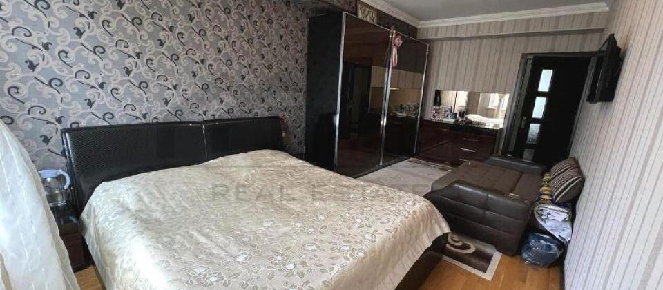 9cu mkrn, Zərifə Əliyeva parkının yanında 3 otaqlı mənzil satılır/92 kv.m. - 8