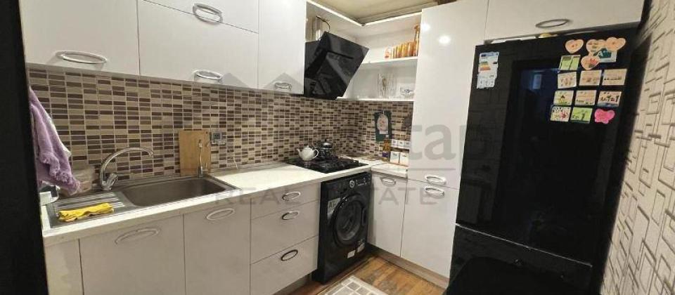 9cu mkrn, Zərifə Əliyeva parkının yanında 3 otaqlı mənzil satılır/92 kv.m. - 10