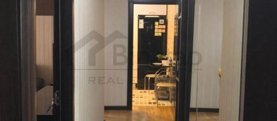 9cu mkrn, Zərifə Əliyeva parkının yanında 3 otaqlı mənzil satılır/92 kv.m. - 12