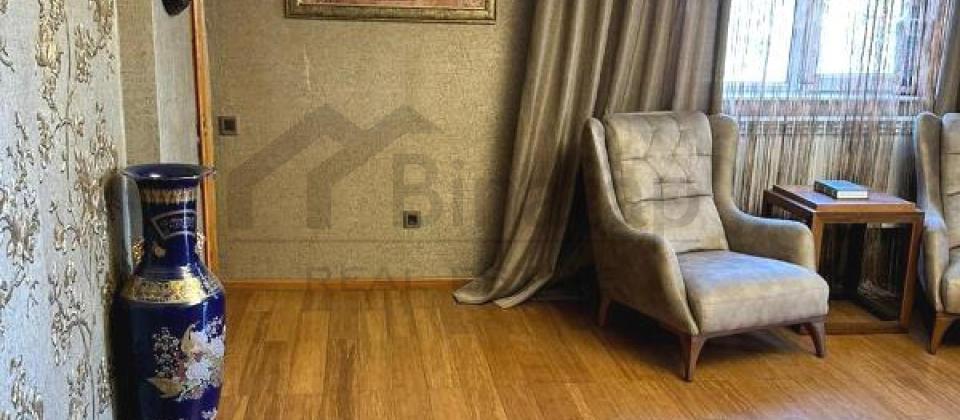 Nəriman Nərimanov heykəlinin yanında 3 otaqlı mənzil satılır/90 kv.m. - 2