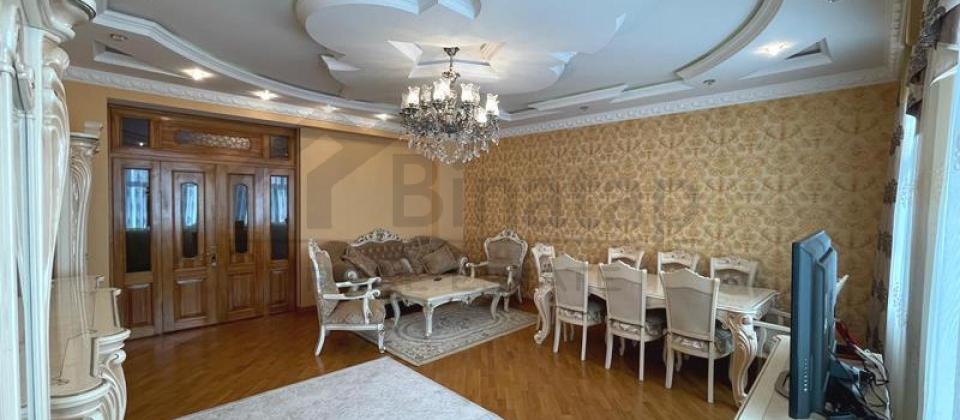 Həzi Aslanov m/s yanında 3 otaqlı mənzil satılır/115 kv.m. - 2