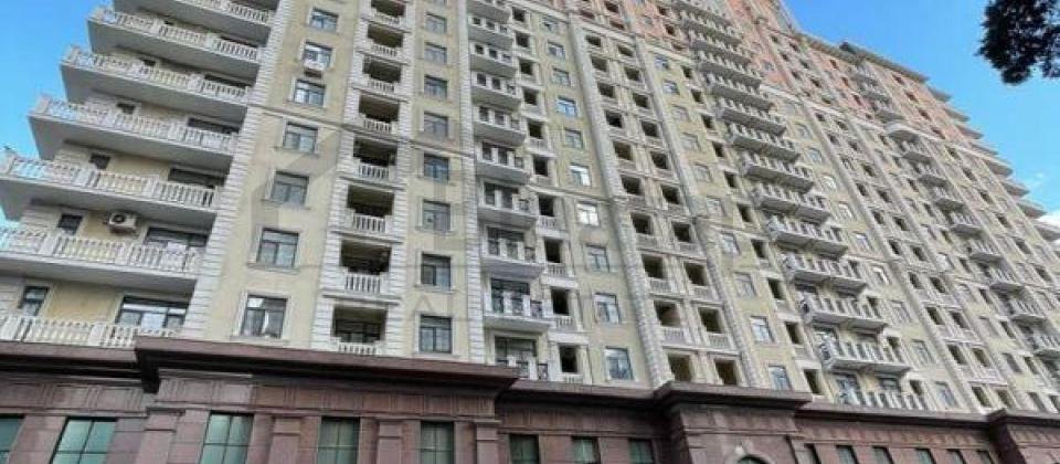 Renessans Palace'da 3 otaqlı mənzil satılır/119 kv.m. - 2