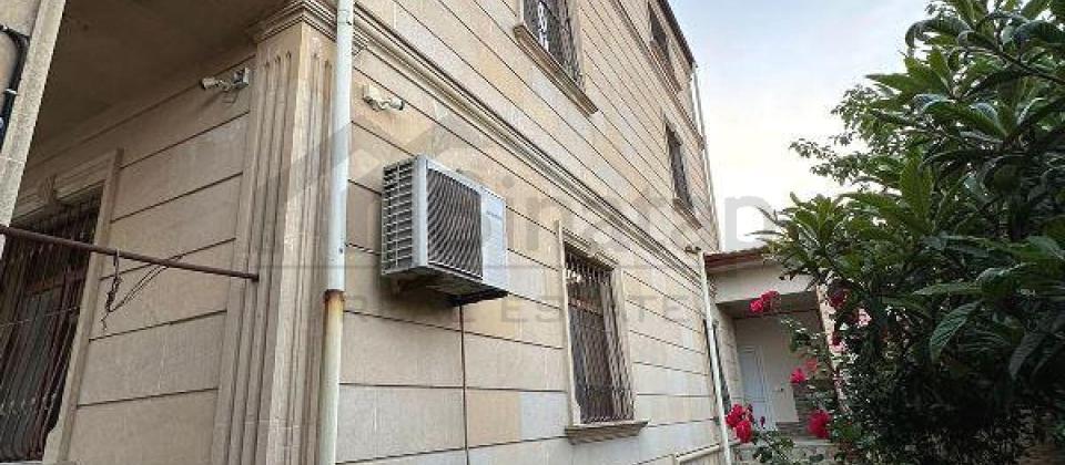 Nəsimi m/s, 9cu mkrn, Heydər Əliyev Məscidinin yanında Villa satılır/430 kv.m. - 2