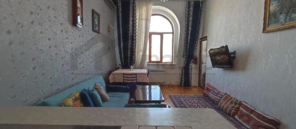 Şərifzadə küçəsi, İnşaatçılar m/s 5 dəqiqəlik məsafədə 3 otaqlı mənzil satılır/75 kv.m. - 2