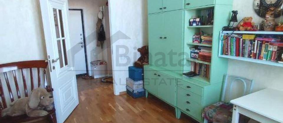 Şərifzadə küçəsi, İnşaatçılar m/s 5 dəqiqəlik məsafədə 3 otaqlı mənzil satılır/75 kv.m. - 10