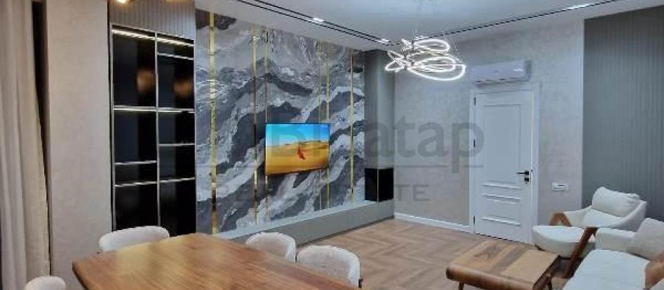 Yasamal rayonu, Renessans Palace'də 3 otaqlı mənzil satılır/95 kv.m. - 2