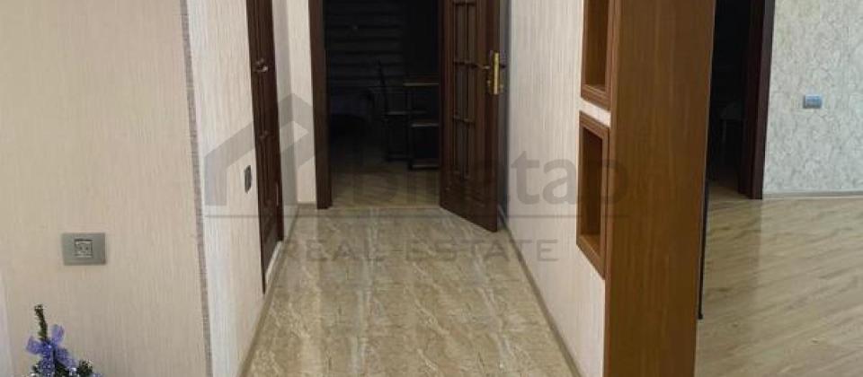 Yaşıl Ada uşaq bağçasının yanı, 8 Noyabr m/s yaxın 3 otaqlı mənzil satılır/100 kv.m. - 12