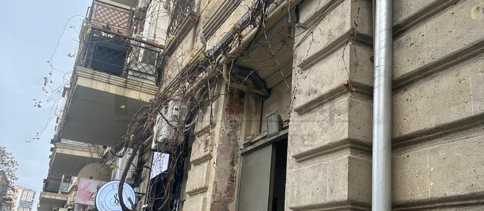 Obyekt satılır..! Mərkəz, Qış parkının yanında yerləşir/70 kv.m. - 10