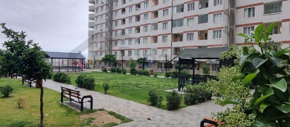 20 Yanvar m/st yaxin 3 otaqli menzil satilir