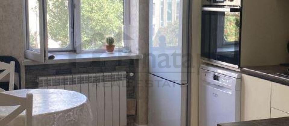 Nizami m/s və 18№li məktəbin yanında 2 otaqlı mənzil satılır/70 kv.m. - 9