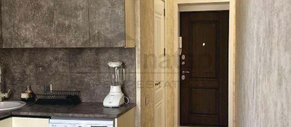 Nizami m/s və 18№li məktəbin yanında 2 otaqlı mənzil satılır/70 kv.m. - 10