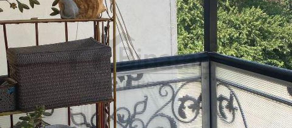 Nizami m/s və 18№li məktəbin yanında 2 otaqlı mənzil satılır/70 kv.m. - 15