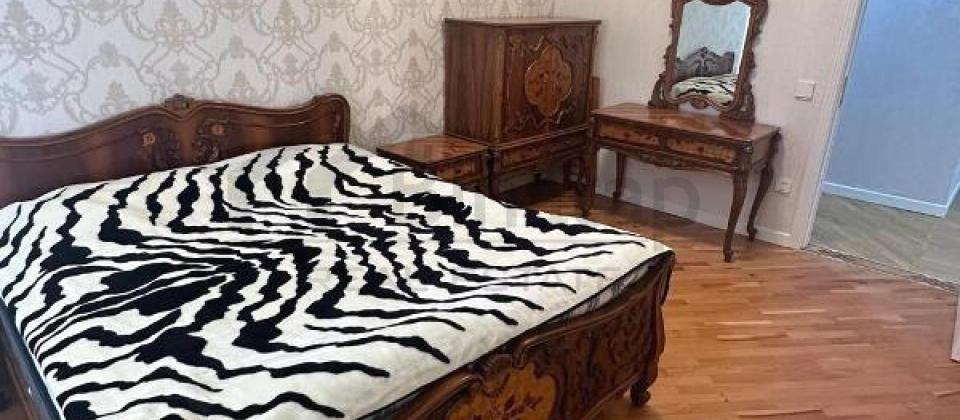 Nəriman Nərimanov heykəlinin yanında 4 otaqlı mənzil satılır/140 kv.m. - 6