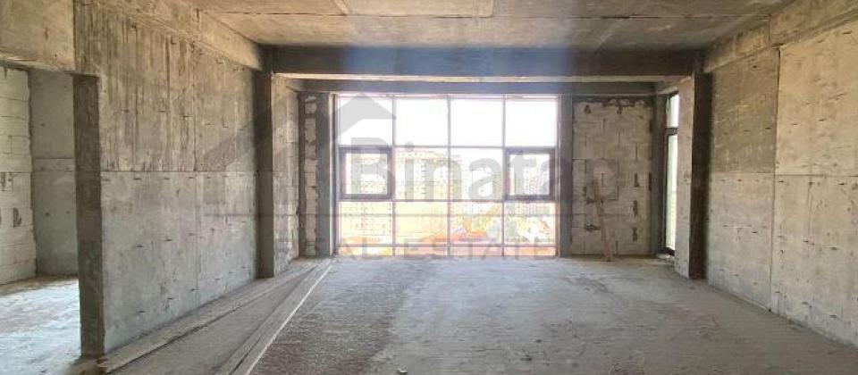 Xarici Dillər Universitetinin yanında 4 otaqlı mənzil satılır/200 kv.m. - 2