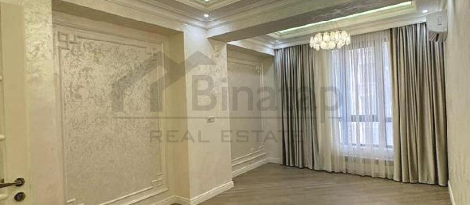 Azadlıq prospekti, Ağ Çiçəyim mağazasının yanında 3 otaqlı mənzil satılır/155 kv.m. - 4