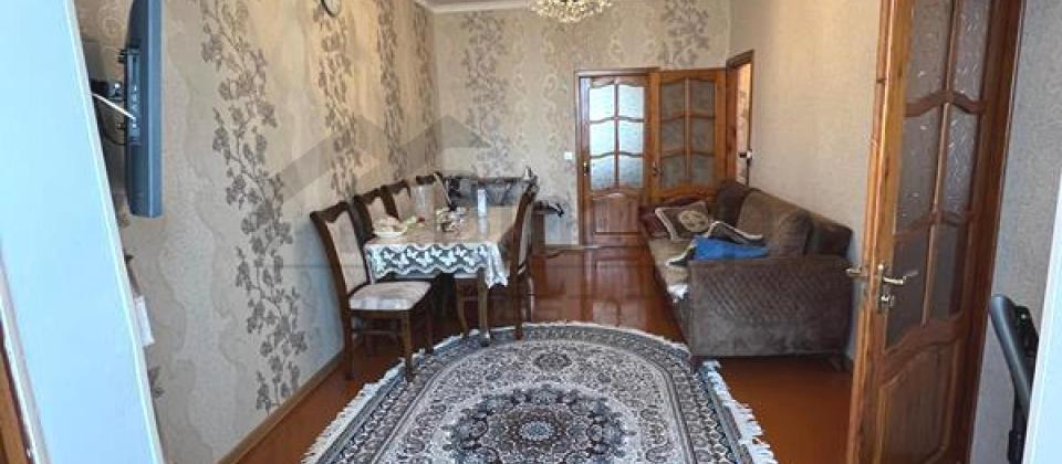 4cü mkrn, Memar Əcəmi m/s yaxın 2 otaqlı mənzil satılır/52 kv.m. - 2