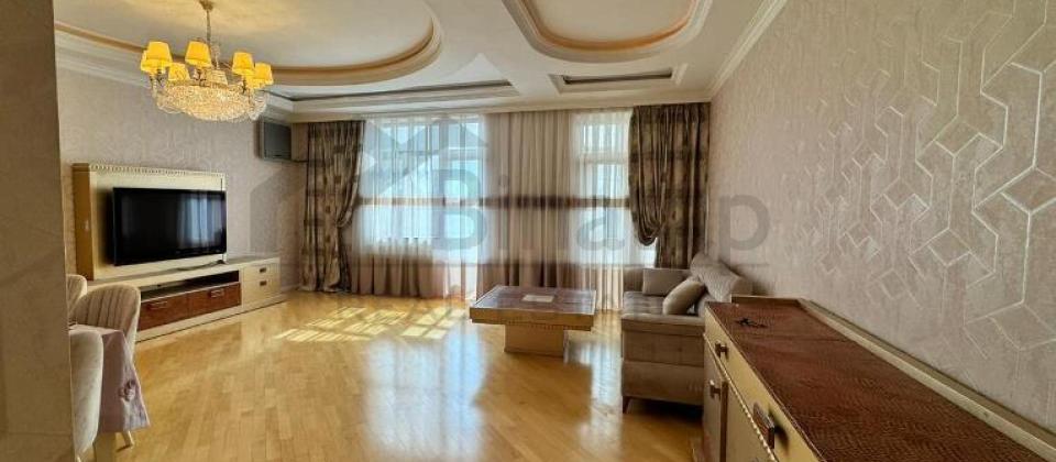 Zabitlər parkı və Göy Məscidinin yanında 2 otaqlı mənzil satılır/100 kv.m. - 3