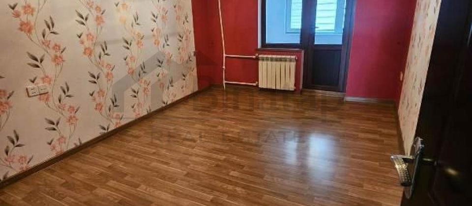 Əhmədlidə leninqrad layihəli 3 otaqlı mənzil satılır. - 14