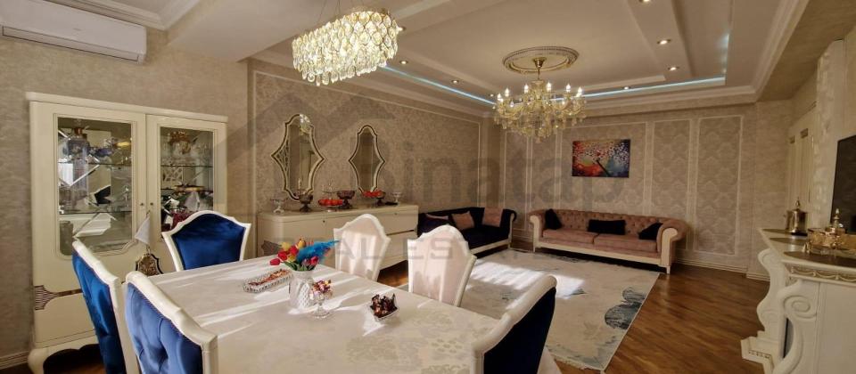 Təcili 4 otaqlı super təmirli və əşyalı mənzil satılır. - 2