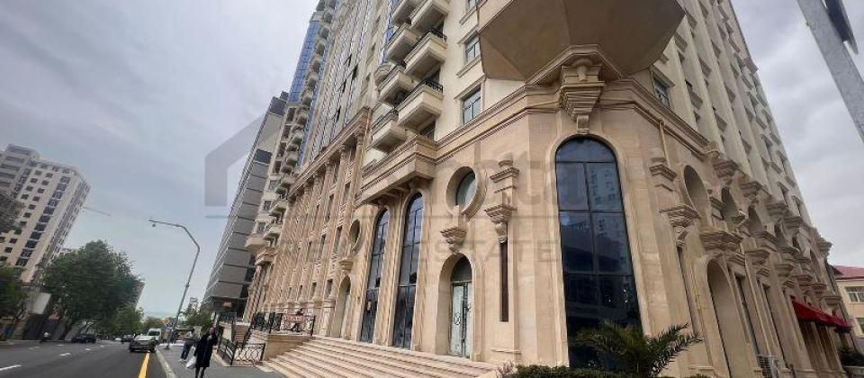 Azadliq prospekti, 28 May m/s yaxin 4 otaqli temirsiz menzil satilir/242 kv.m. - 2