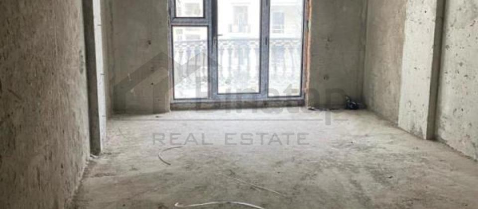 Azadliq prospekti, 28 May m/s yaxin 4 otaqli temirsiz menzil satilir/242 kv.m. - 9