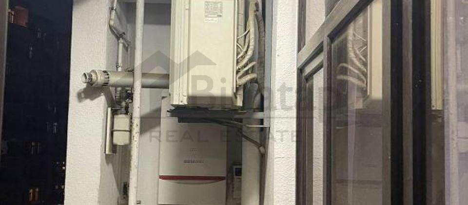 İnqlab, 1№li Asan Xidmet ve Niaqara restoranina yaxin 3 otaqli menzil satilir/120 kv.m. - 15