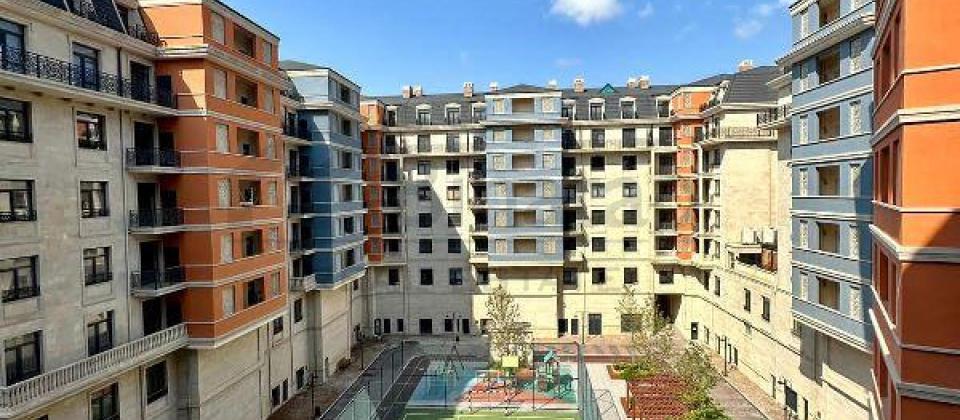 Xetai m/s, Ag Sheher Kompleksinde 3 otaqli temirsiz menzil satilir/148 kv.m. - 2