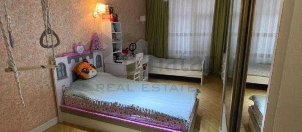 8 Noyabr m/s, Yashil Ada ushaq bagchasinin yaninda 4 otaqli menzil satilir/167 kv.m. - 5