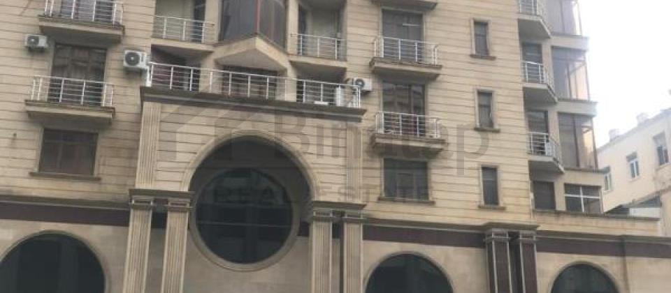 Semed Vurgun baginin yani, 28 May m/s yaxin 4 otaqli temirsiz menzil satilir/196 kv.m. - 3