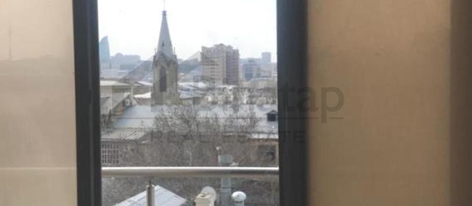 Semed Vurgun baginin yani, 28 May m/s yaxin 4 otaqli temirsiz menzil satilir/196 kv.m. - 8