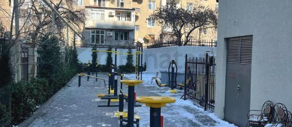 Heyder Eliyev merkezi ve Nerimanov m/s yaxin 2 otaqli temirsiz menzil satilir/82 kv.m. - 6