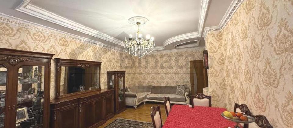 Elmler Akademiyasi m/s yaninda 3 otaqli menzil satilir/140 kv.m. - 3