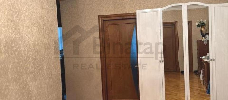 Elmler Akademiyasi m/s yaninda 3 otaqli menzil satilir/140 kv.m. - 9