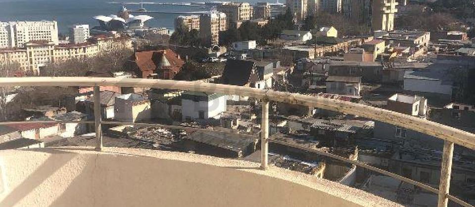 Nerimanov heykelinin yaninda 4 otaqli menzil satilir/191.3 kv.m. - 14