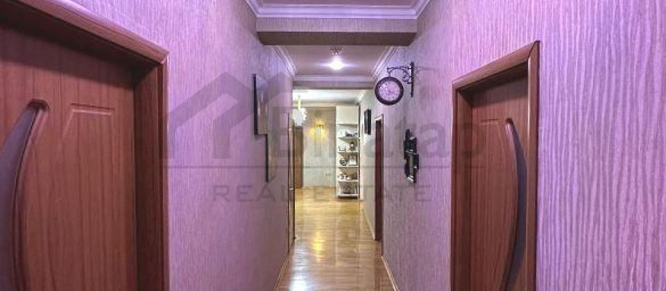 Tbilisi prospekti, 8 Noyabr m/s yaxin 4 otaqli menzil satilir/177 kv.m. - 12