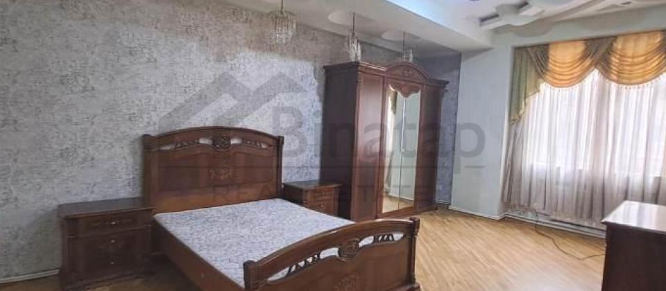 Port Bakunun arxasi, Semed Vurgun bagi ve 28 May m/s yaxin 4 otaqli menzil satilir/190 kv.m. - 4