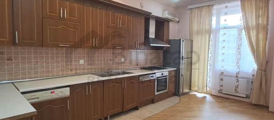 Port Bakunun arxasi, Semed Vurgun bagi ve 28 May m/s yaxin 4 otaqli menzil satilir/190 kv.m. - 9