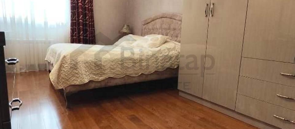 Hesen Eliyev kuchesi (İnqlab), Qafqaz otelin yaninda 3 otaqli menzil satilir/90 kv.m. - 3