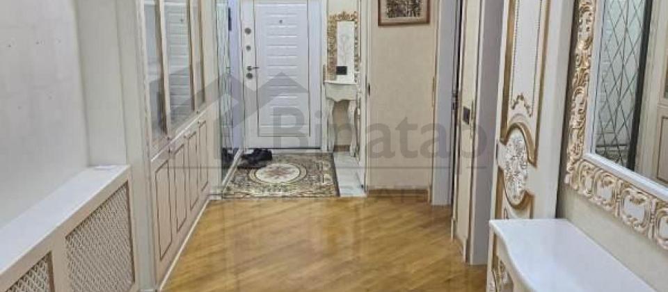 28 May m/s yaninda 4 otaqli menzil satilir/142 kv.m. - 11