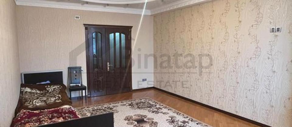 Nerimanov m/s ve Metroparka yaxin 3 otaqli menzil satilir/118 kv.m. - 2