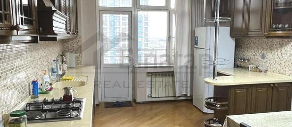 Nerimanov m/s ve Metroparka yaxin 3 otaqli menzil satilir/118 kv.m. - 6