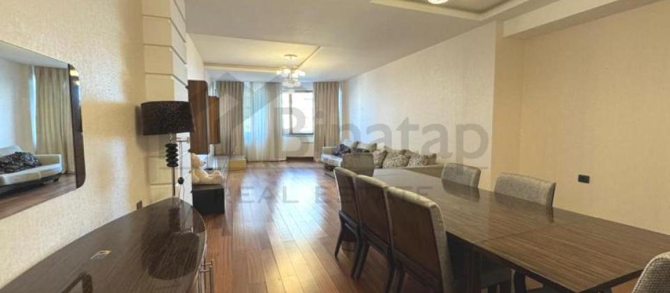 Nerimanov heykelinin yaninda 4 otaqli menzil satilir/205 kv.m. - 2